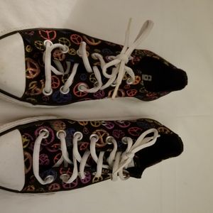 Converse peace sign chuck Taylor sneakers